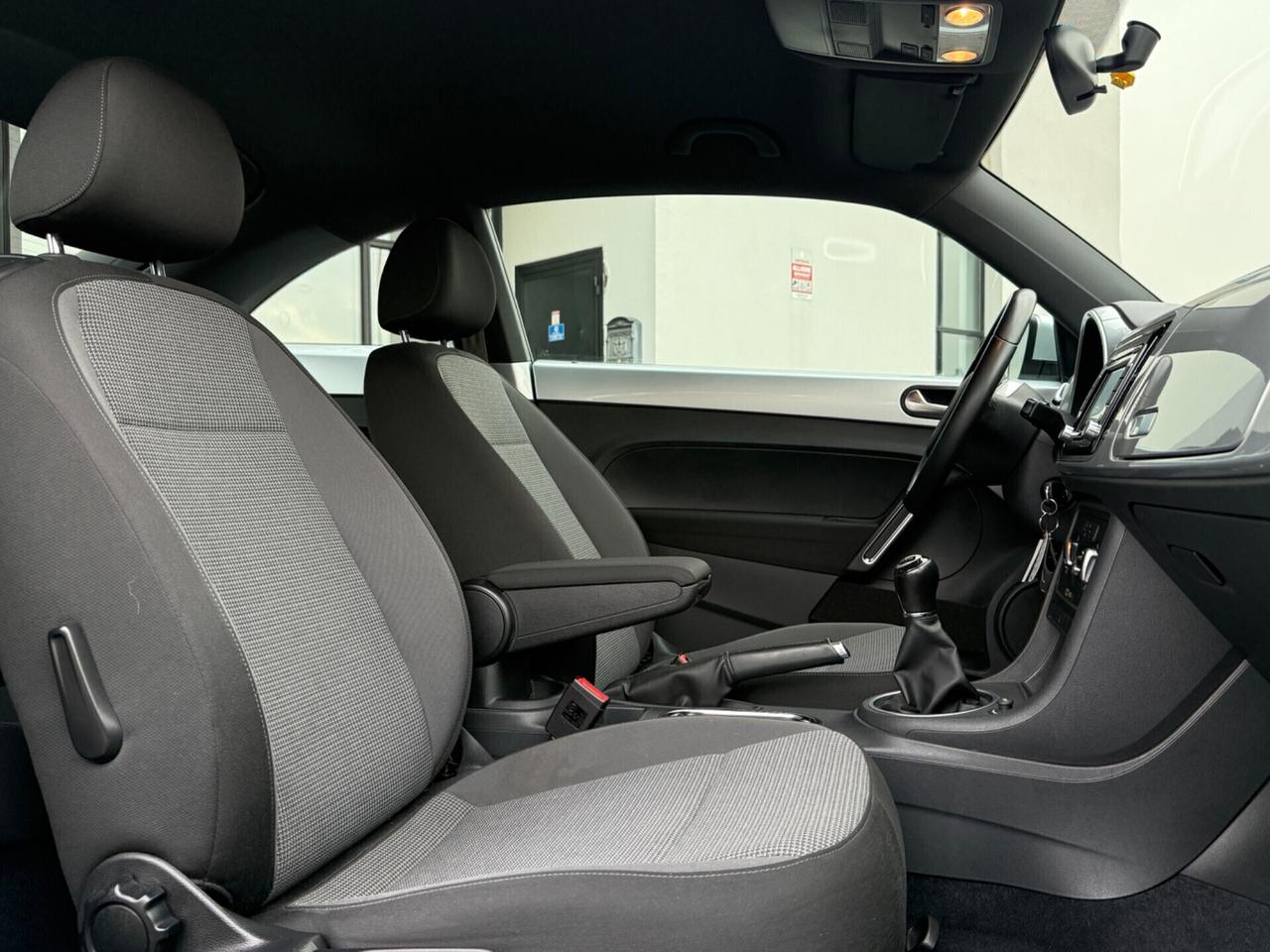 Volkswagen Maggiolino 1.6 tdi|UNIPRO|NEOPATENTATI