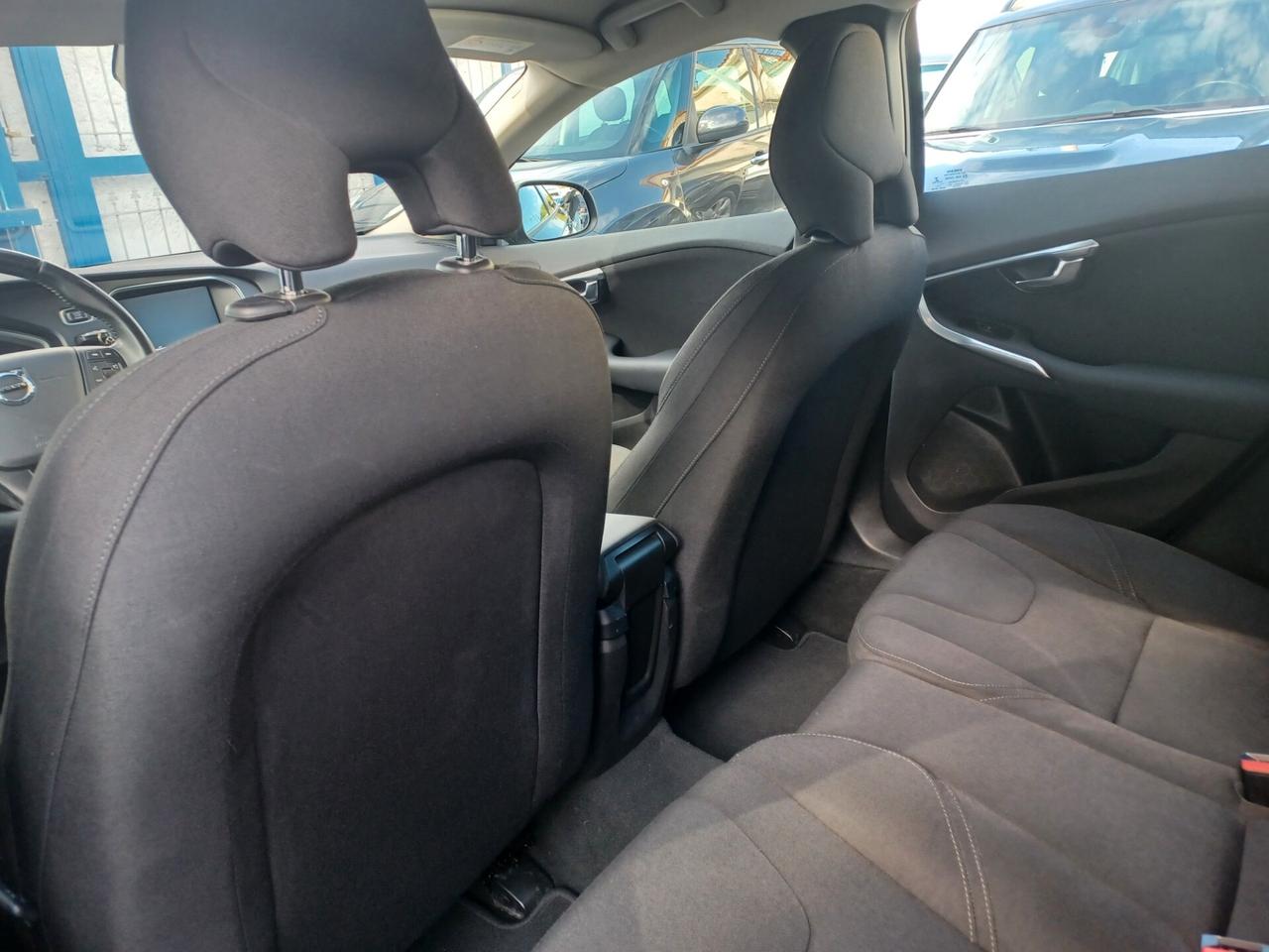 Volvo V40 D3 Geartronic Momentum ANNO 2017