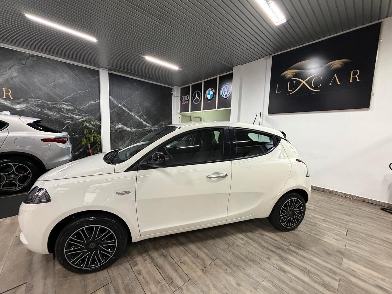 Lancia Ypsilon 1.0 FireFly 5 porte S&S Hybrid Gold