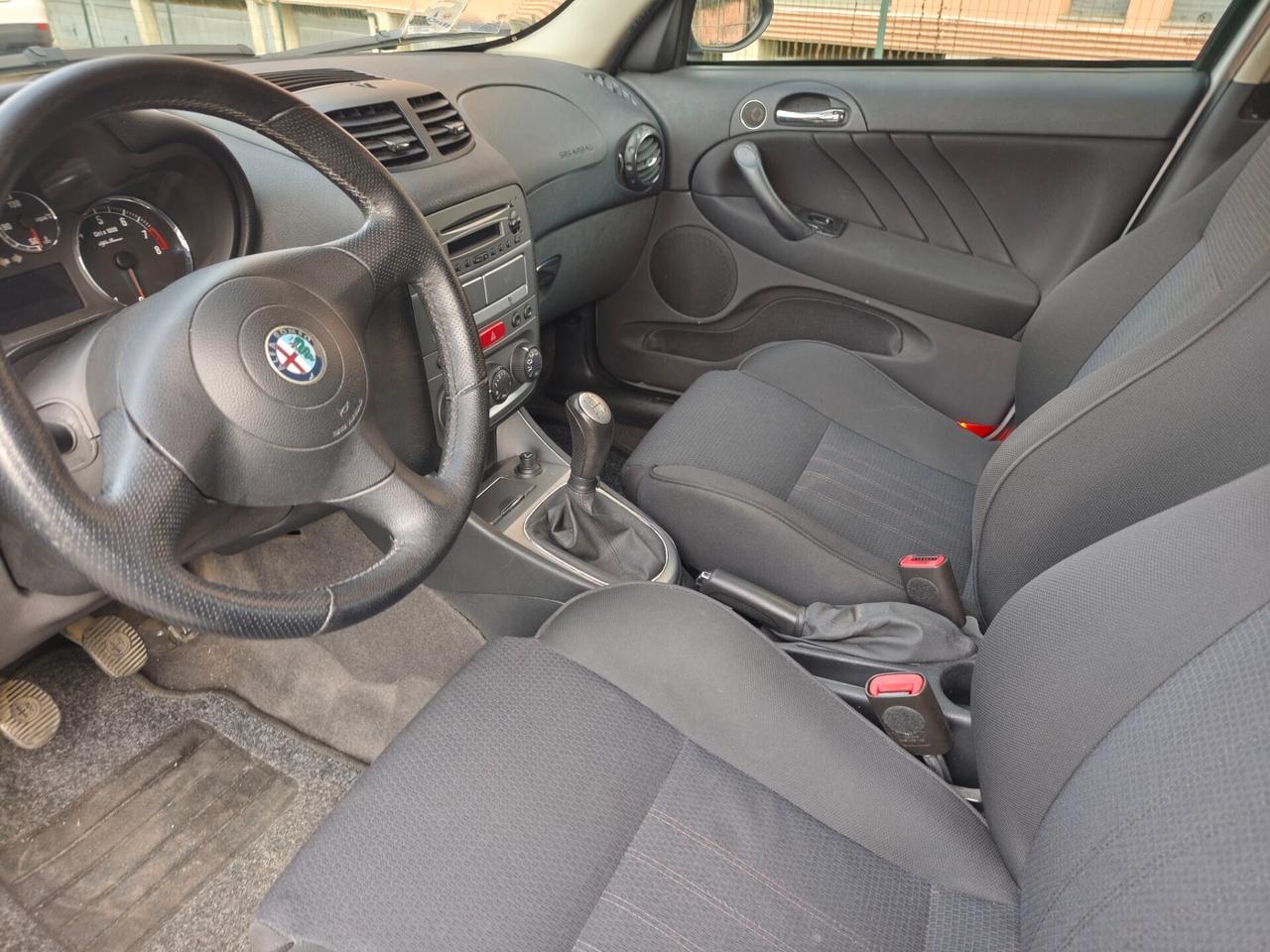 Alfa Romeo 147 1.6 Benz euro 4 5 porte Black Line