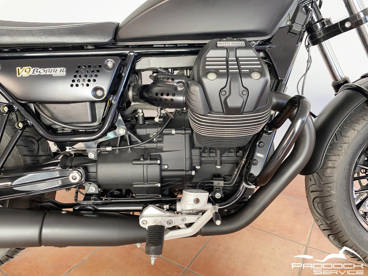 Moto Guzzi V9 Bobber 2016 nero opaco