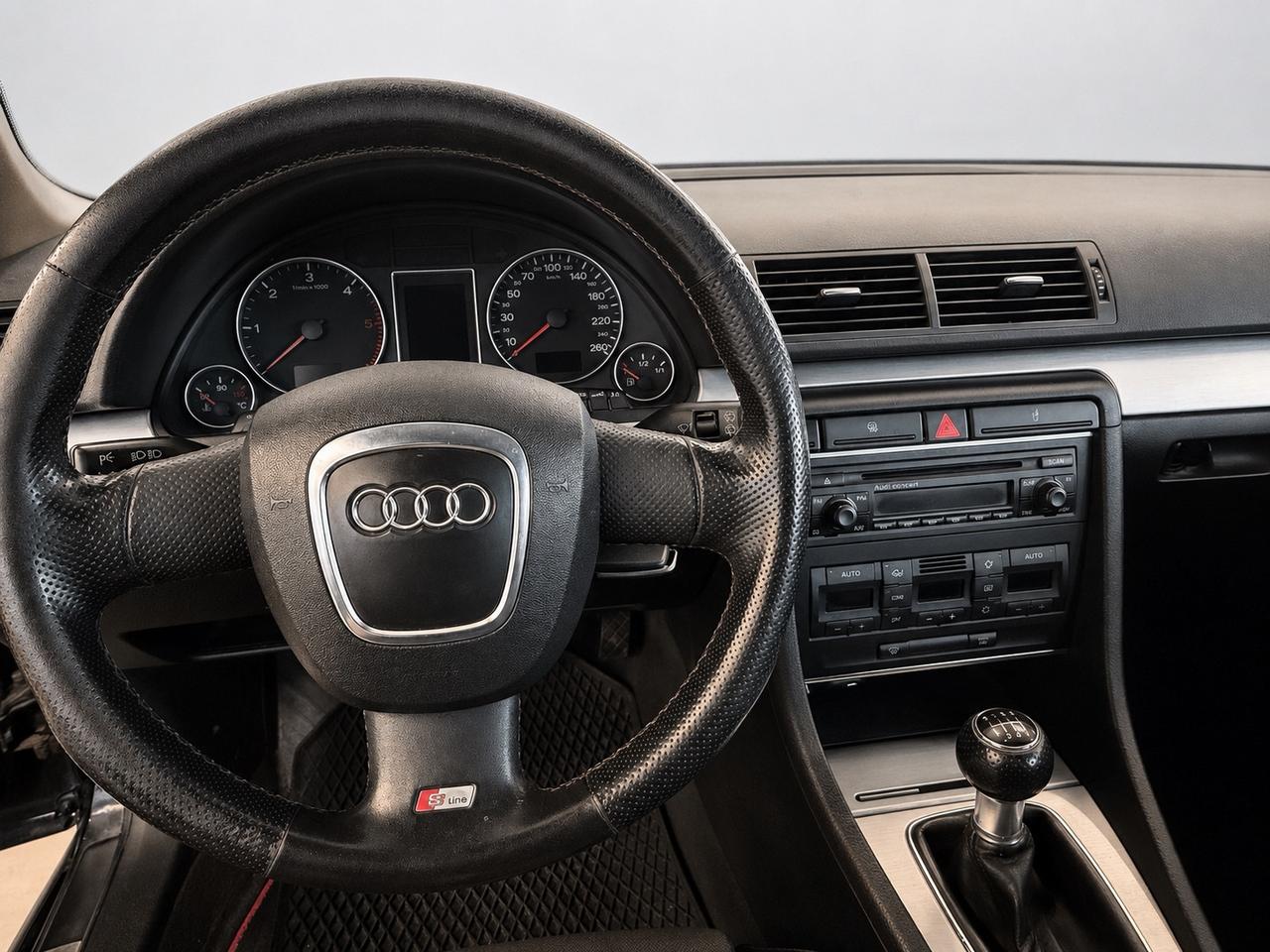 Audi A4 2.0 16V TDI Avant S-line