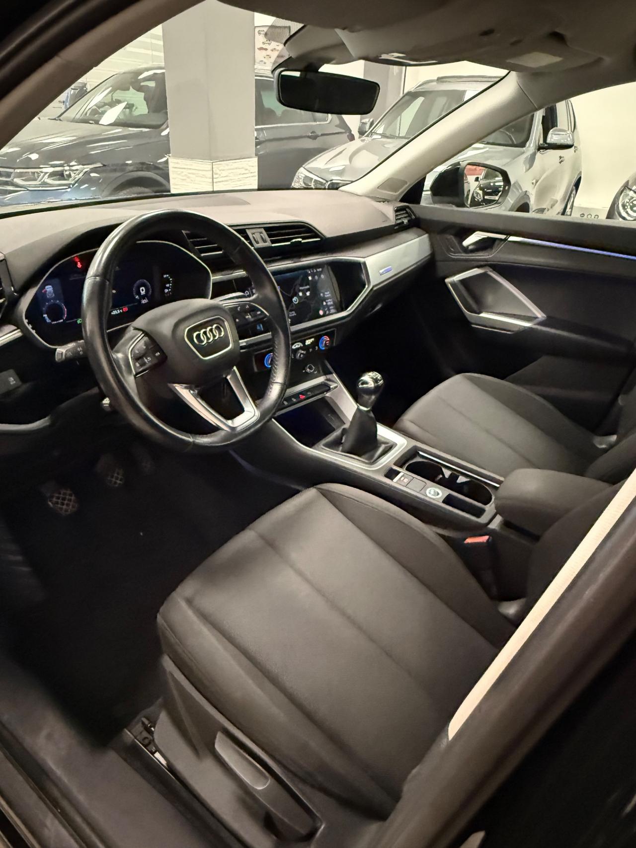 Audi Q3 35 TFSI Business Advanced