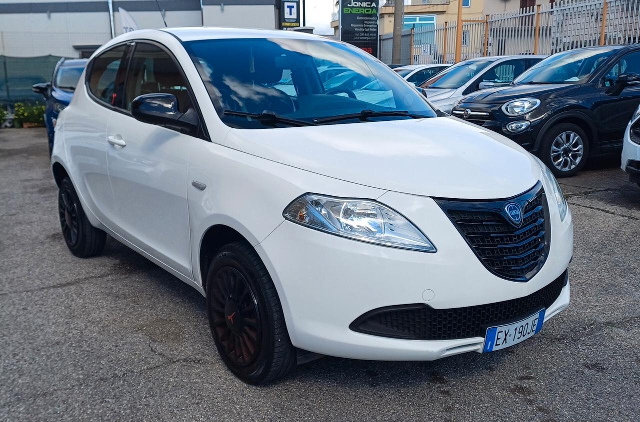 Lancia Ypsilon 85 CV 5 porte Metano Ecochic Gold
