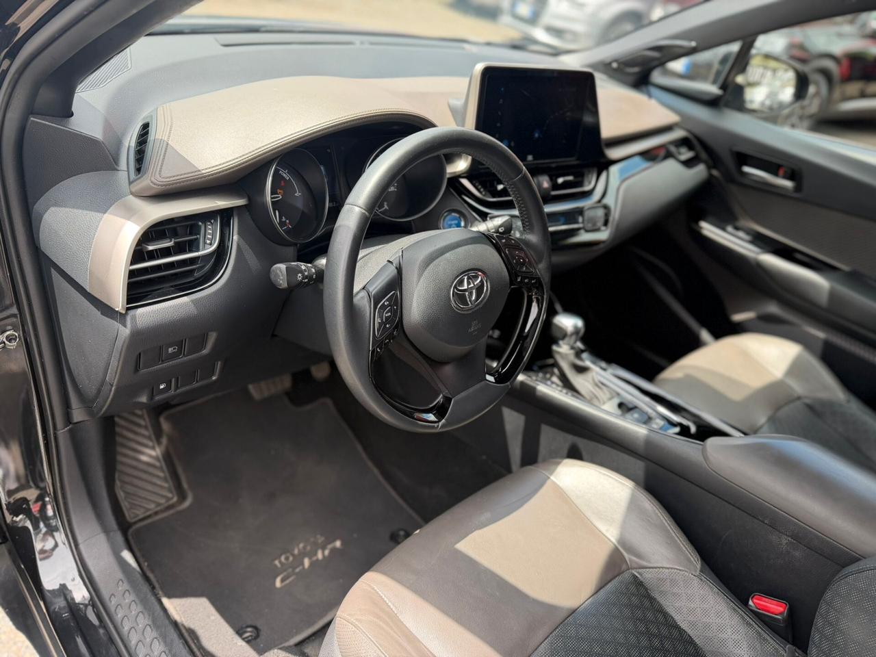Toyota C-HR 1.8 Hybrid E-CVT Lounge