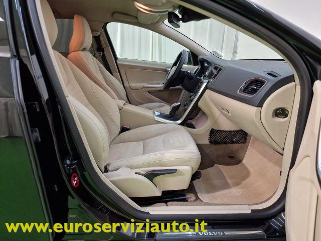 VOLVO V60 T3 Powershift Kinetic