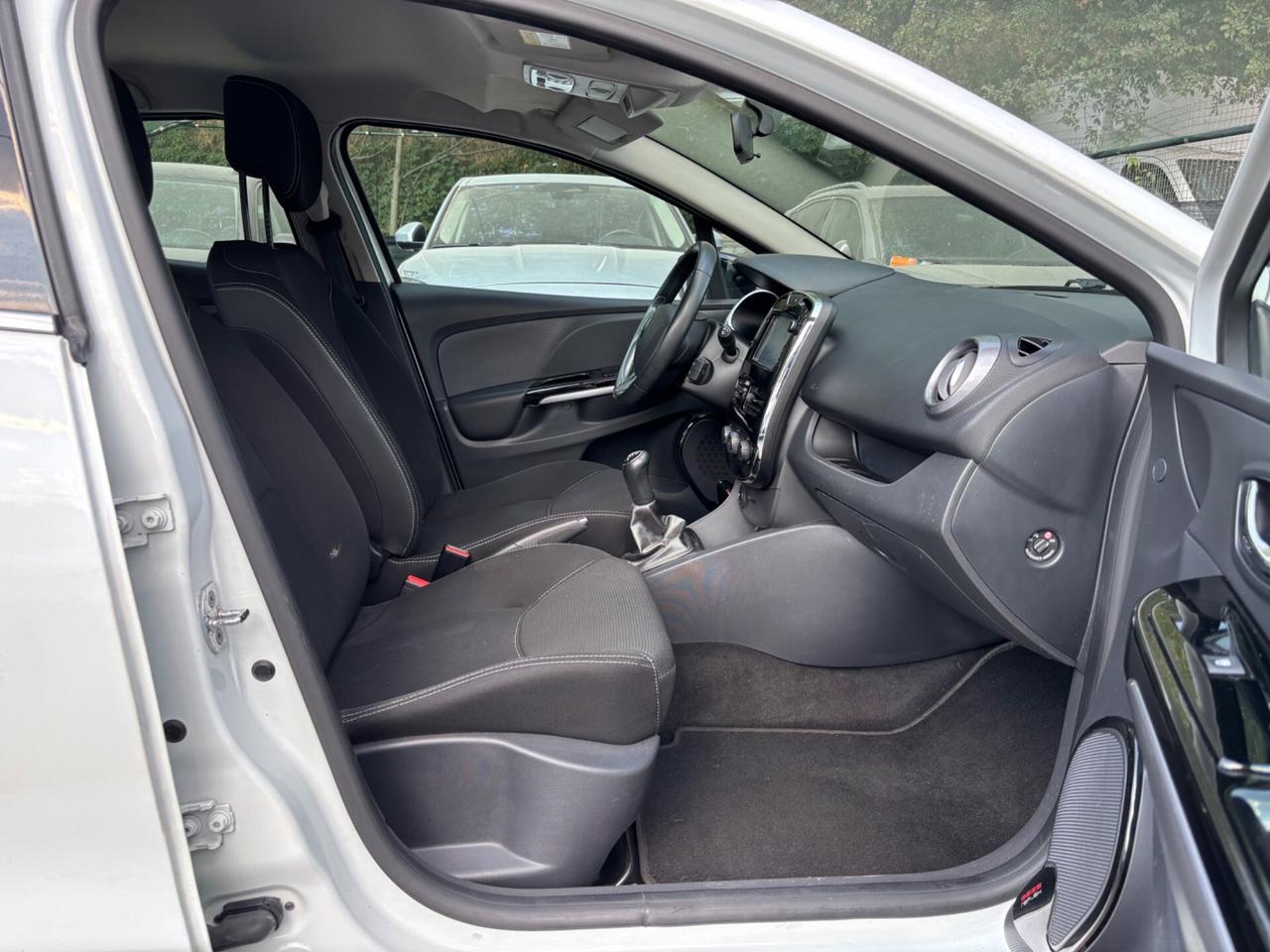 Renault Clio 1.2 75CV 5 porte Costume National