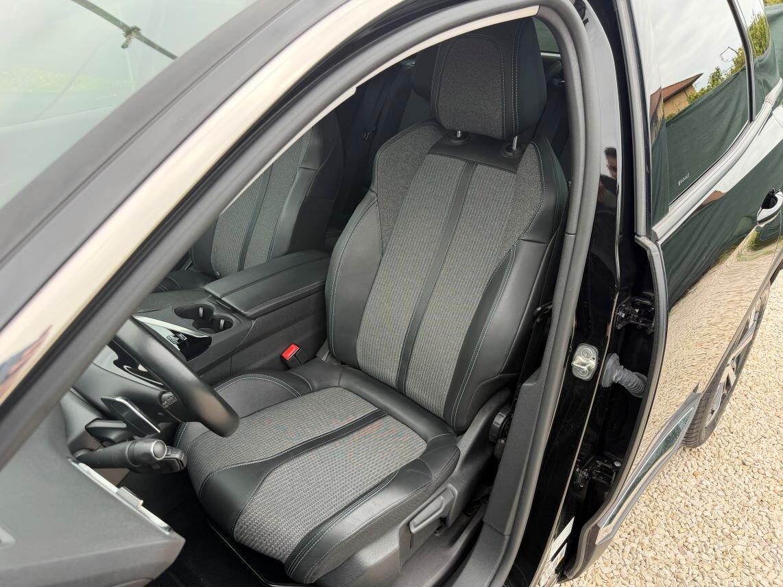 Peugeot 3008 BlueHDi 130 S&S EAT8 Allure Pack AUTOCARRO N1