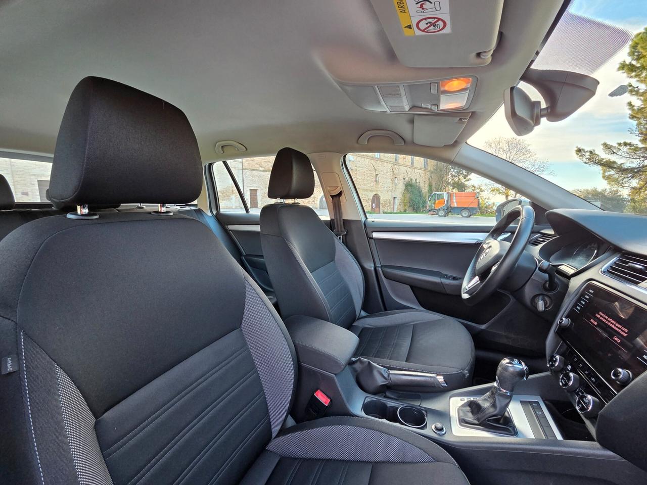 Skoda Octavia 1.6 TDI 115CV DSG Wagon