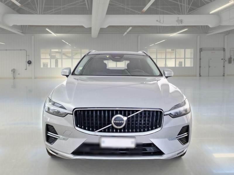 VOLVO XC60 B4 D automatico Momentum Pro