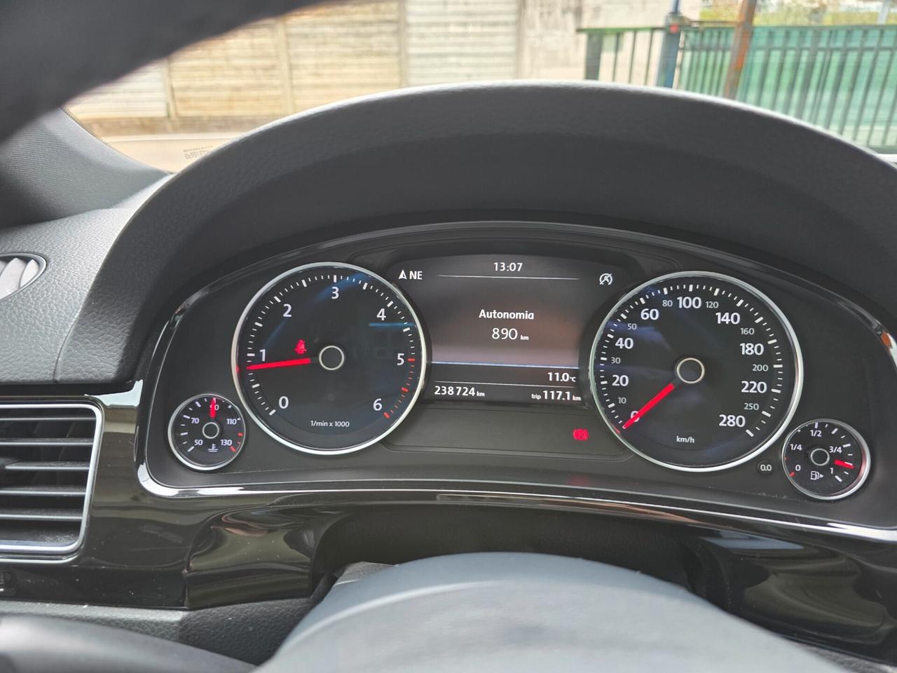 VW Touareg R.LINE 3.0TDI 204CV TETTO APRIBILE -2017