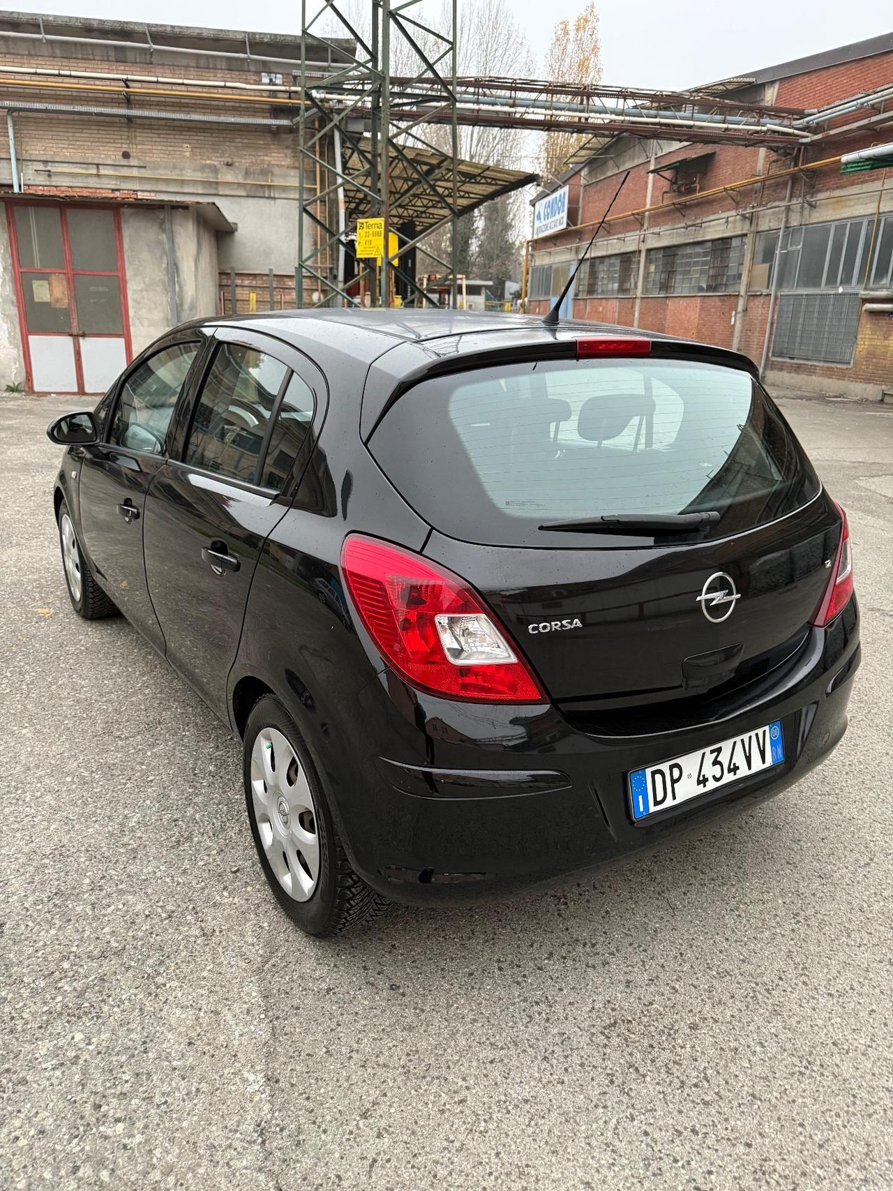 Opel Corsa 1.2 5 porte Cosmo