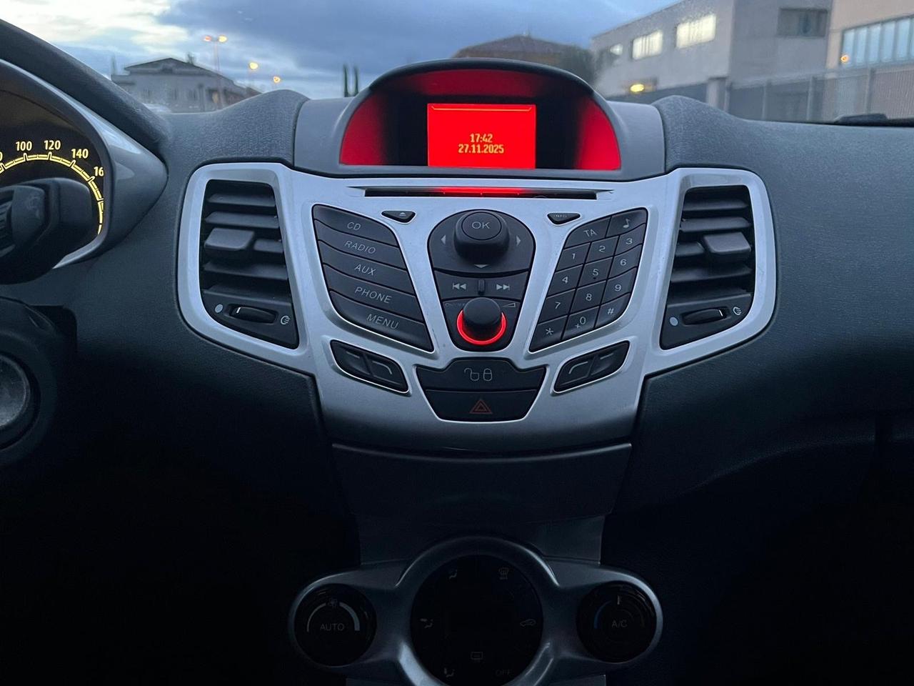 Ford Fiesta 1.4 5p Bz.- GPL Titanium 135000 km