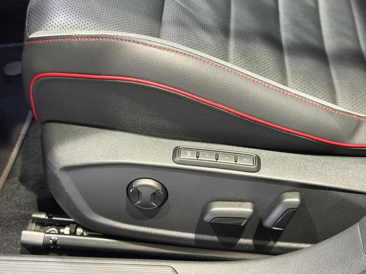 Volkswagen Golf GTI 2.0 TSI DSG