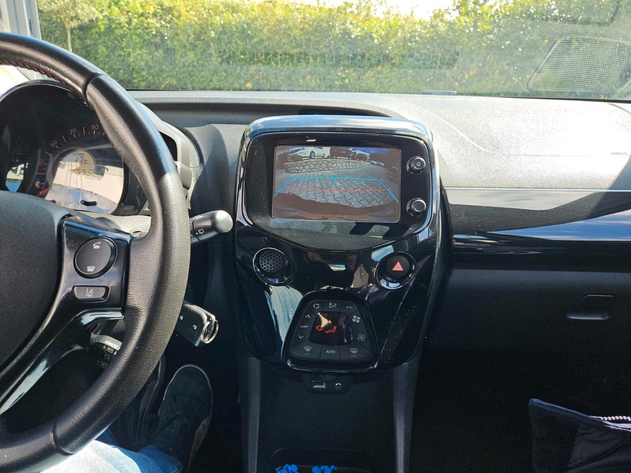 Toyota Aygo 1.0 VVT-i 69 CV 5 porte x-play TSS