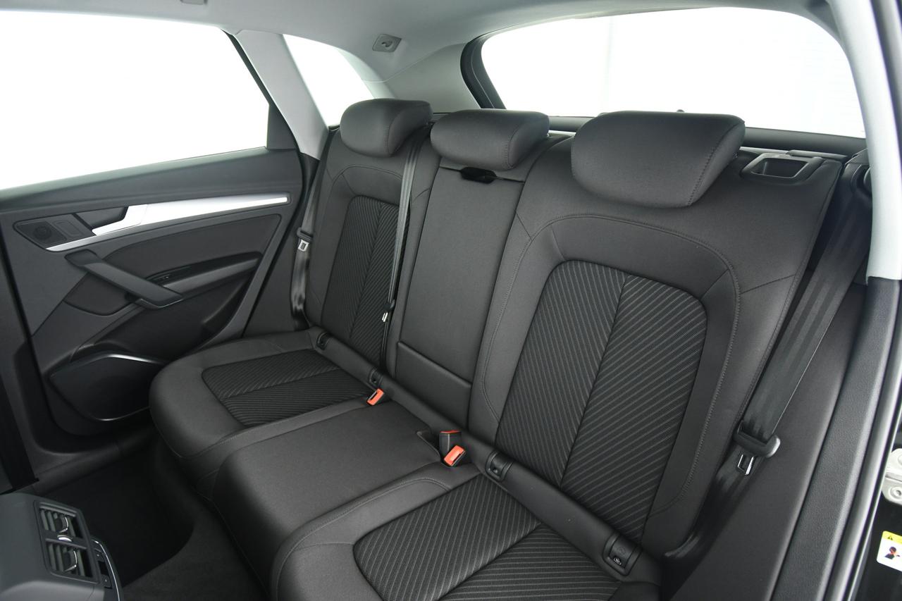 AUDI Q5 40 2.0 tdi mhev 12V Business Advanced quattro ACC+C19"
