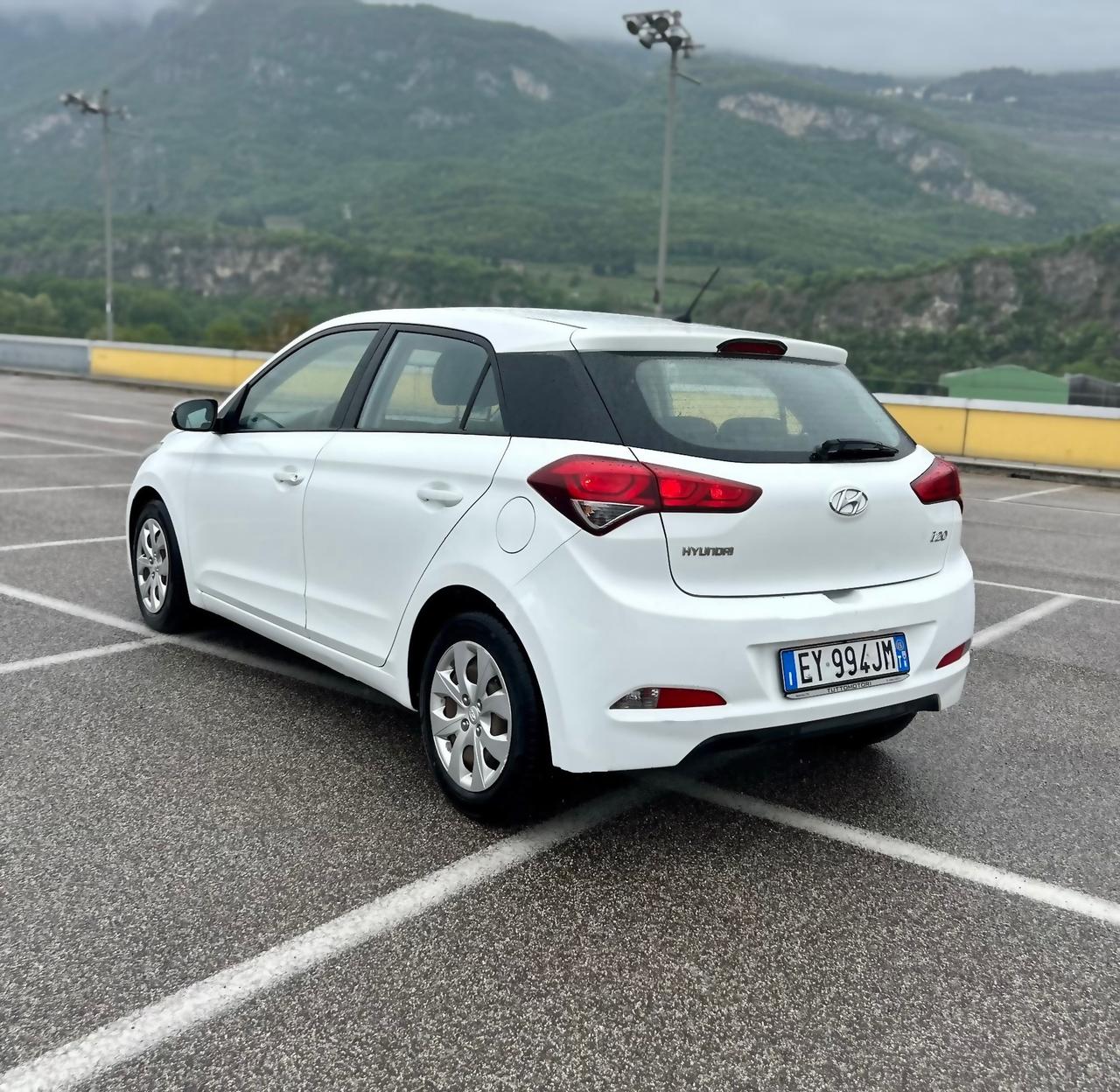 Hyundai i20 CRDi 5p EURO 6 Neopatentati 2015