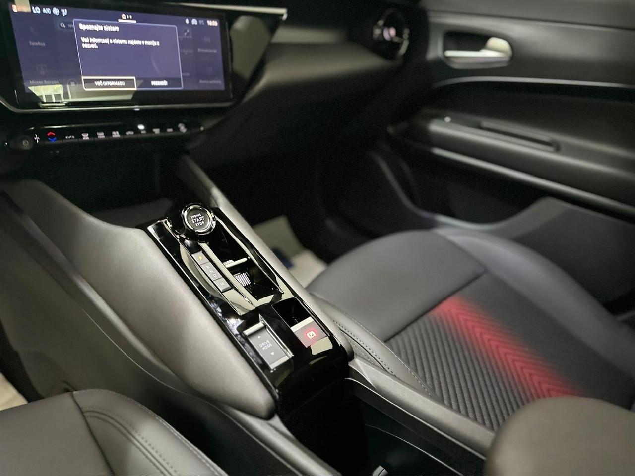 Alfa Romeo Junior 1.2 145CV Hybrid eDCT6 Speciale