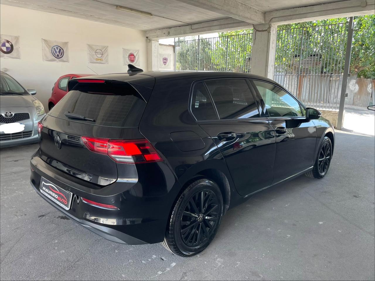 VOLKSWAGEN GOLF 8 1.0 TSI 110 CV EVO LIFE FULL GARANZIA UFFICIALE FINO 9/2027