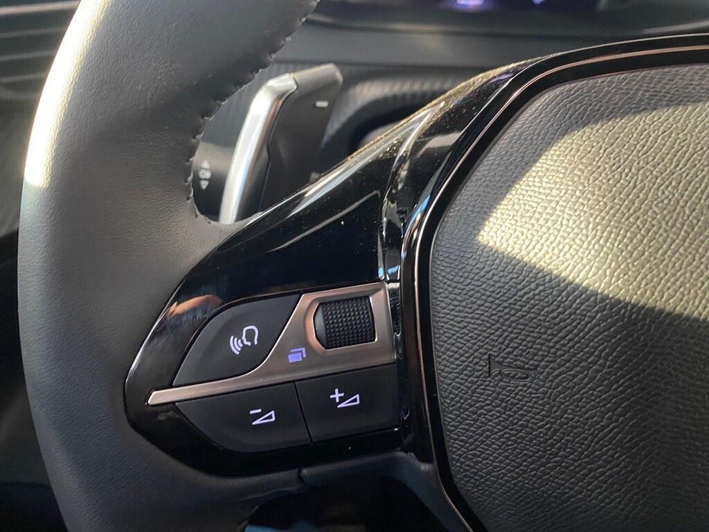Peugeot 2008 1.2 PureTech Allure EAT8 - PROMO