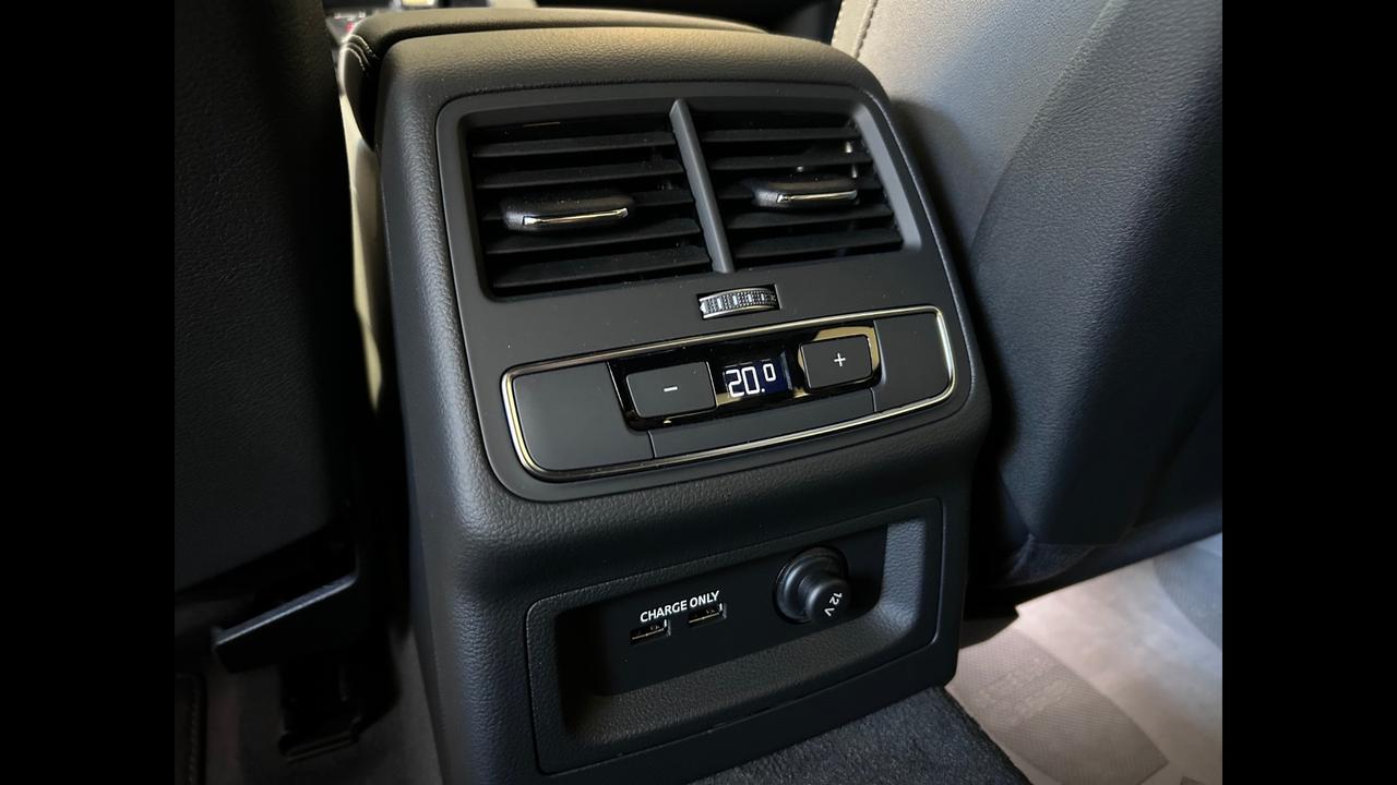 Audi A4 SEDAN 40 TDI S TRONIC