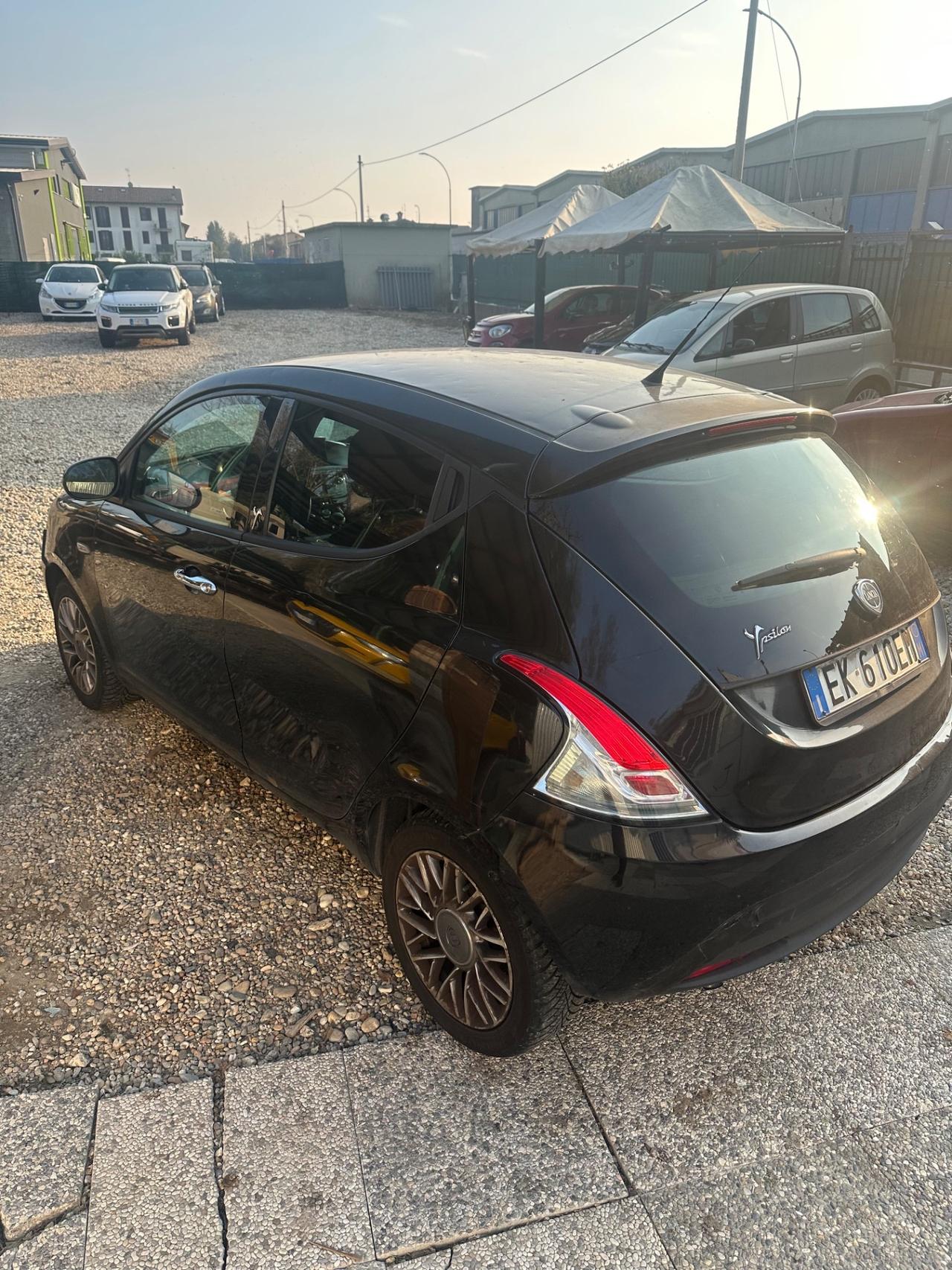 Lancia Ypsilon 1.2 69 CV 5 porte S&S Platinum