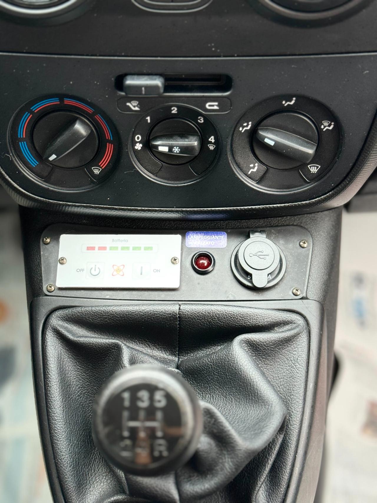 Fiat Fiorino 1.3 MJT 95CV Combinato Adventure