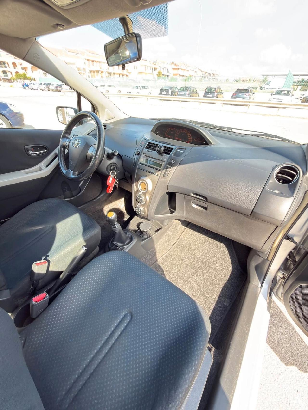 Toyota Yaris 1.3 5 porte Sol