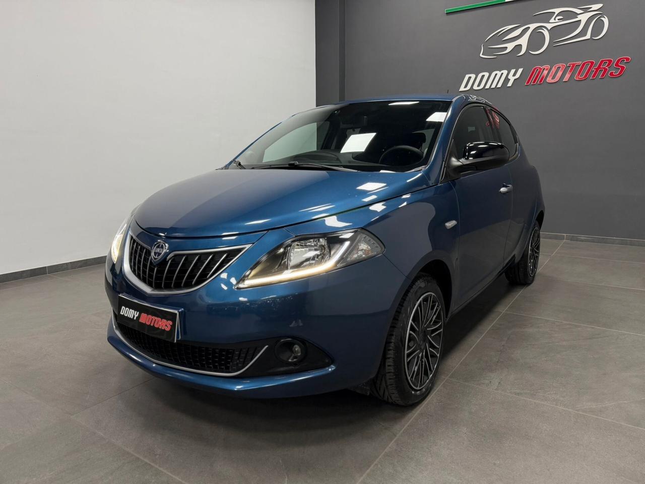 Lancia Ypsilon 1.0 FireFly 5 porte S&S Hybrid Ecochic Silver