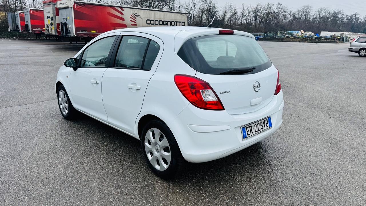 Opel Corsa 1.2 5 porte Sport