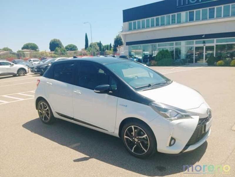 Toyota Yaris 1.5 hybrid Trend White Edition