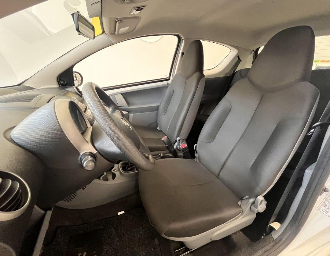 TOYOTA Aygo 1ª serie - Aygo 1.0 12V VVT-i 3 porte Now Connect