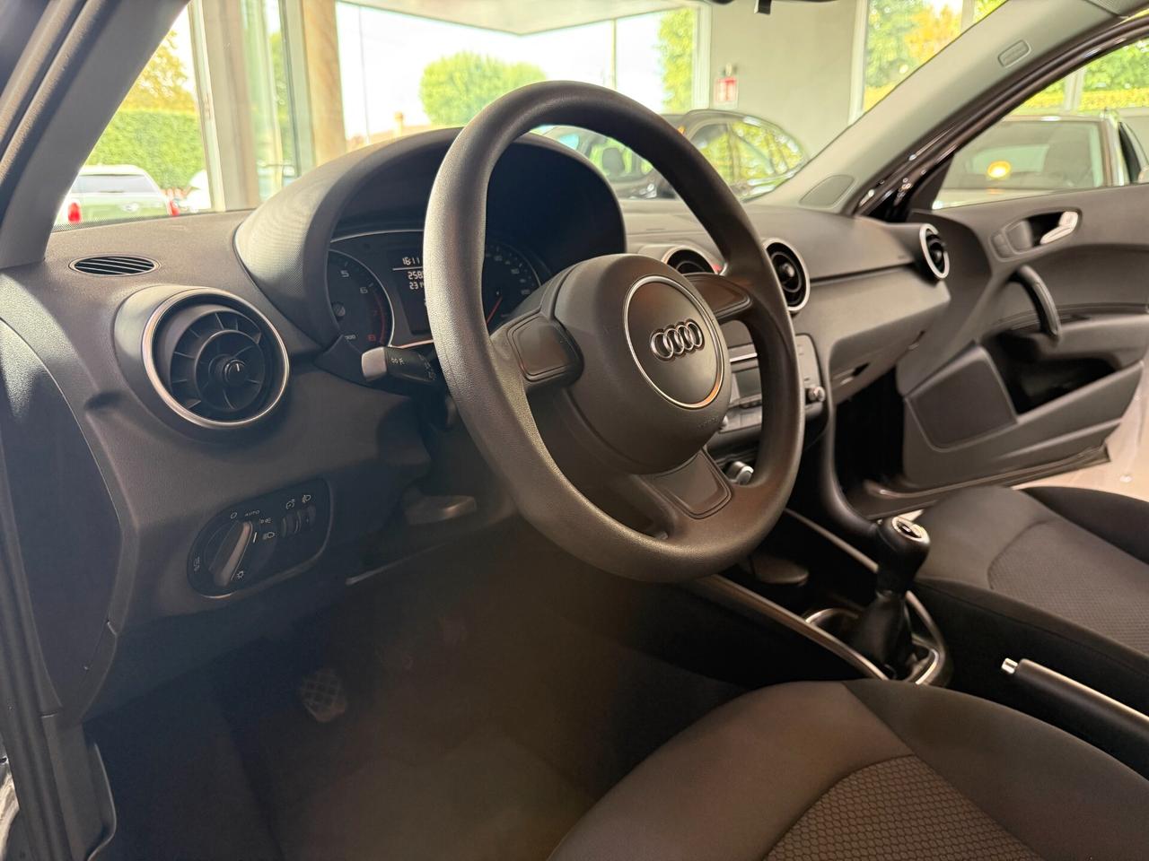 Audi A1 Sportback 1.0 tfsi 82cv NEOPATENTATI 23.000 KM!!!