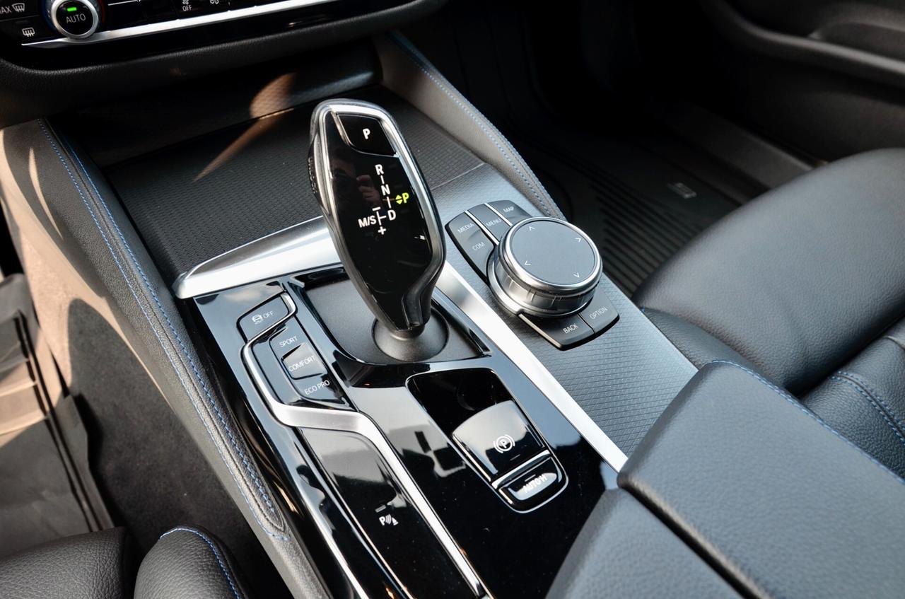 BMW 540d TOURING MHEV 48V XDRIVE MSPORT 340cv AUT, UNICOPROPRIETARIO, GARANZIA BMW, PACCHETTO MANUTENZIONE, UFF ITALIANA, FULL LED, RETROCAMERA, 20", PERMUTE