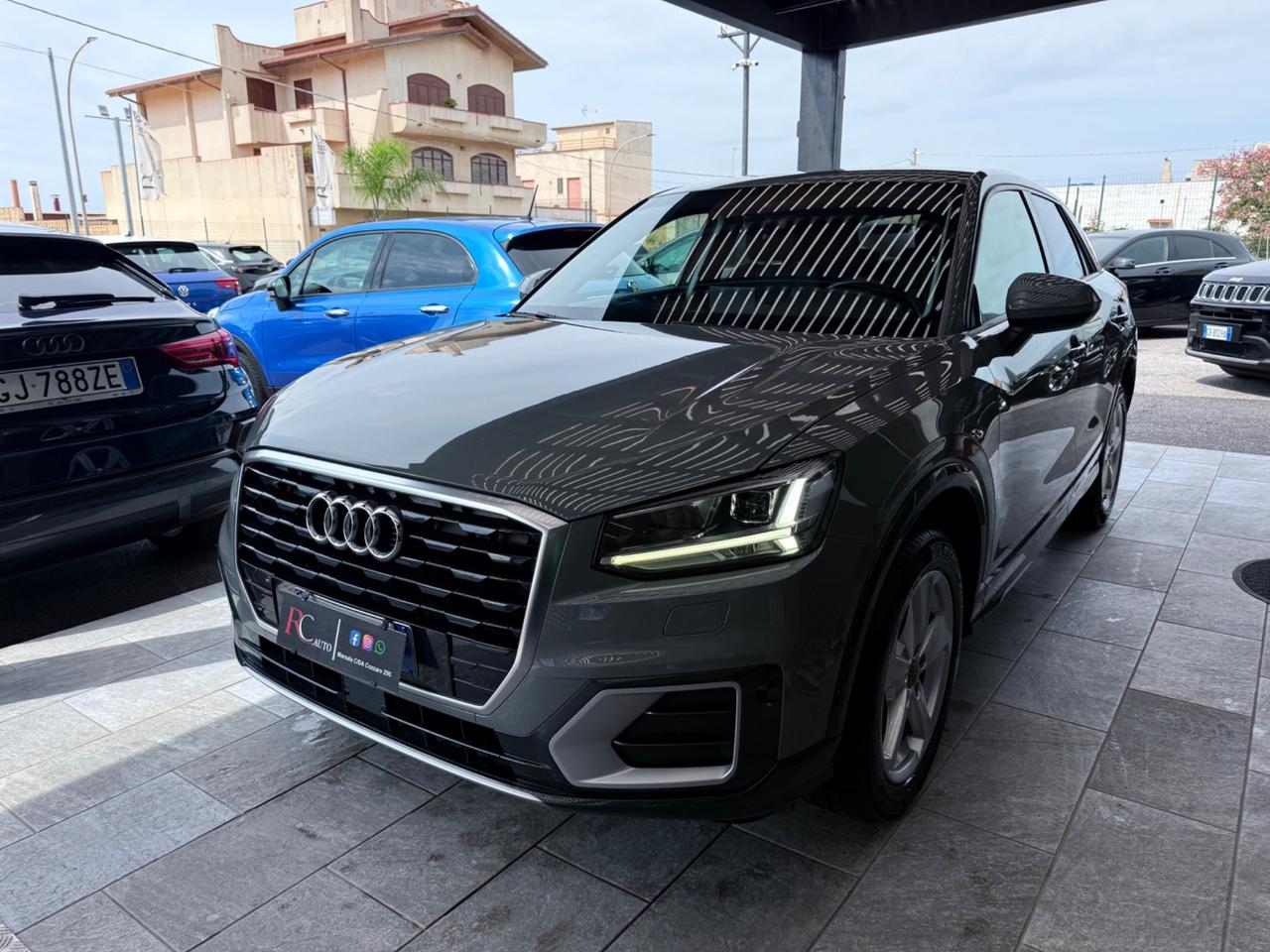 Audi Q2 30 TDI S tronic Identity Black