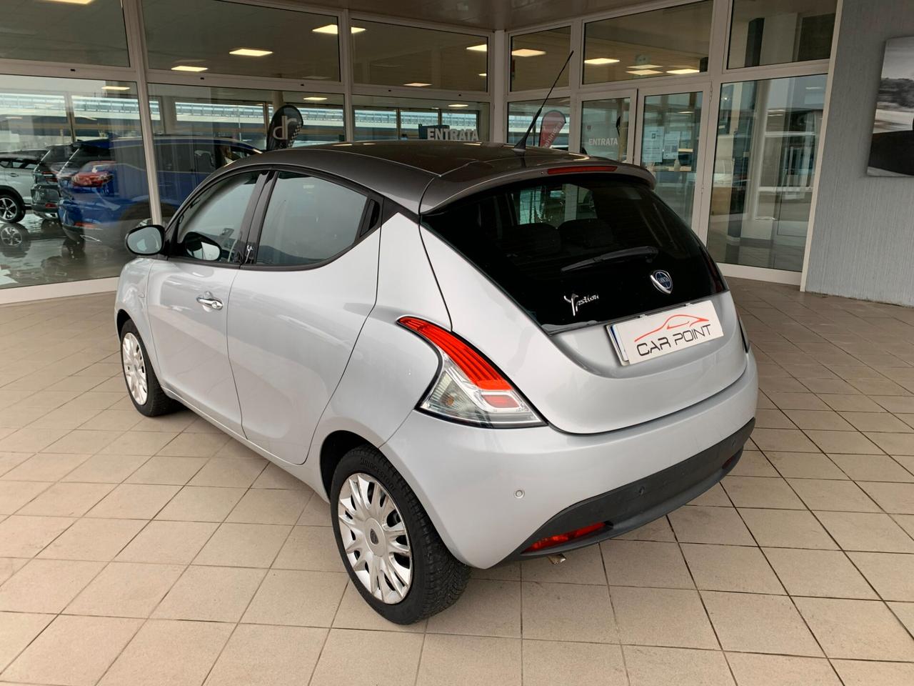 Lancia Ypsilon 0.9 TwinAir 85 CV 5 porte S&S Platinum