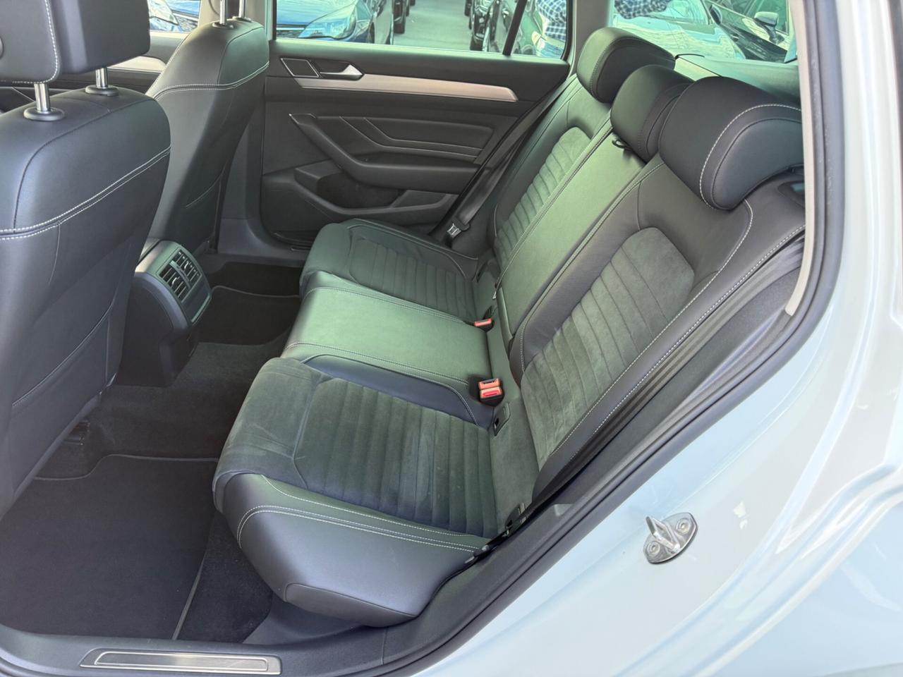 Volkswagen Passat Variant 2.0 TDI SCR 200 CV DSG Executive
