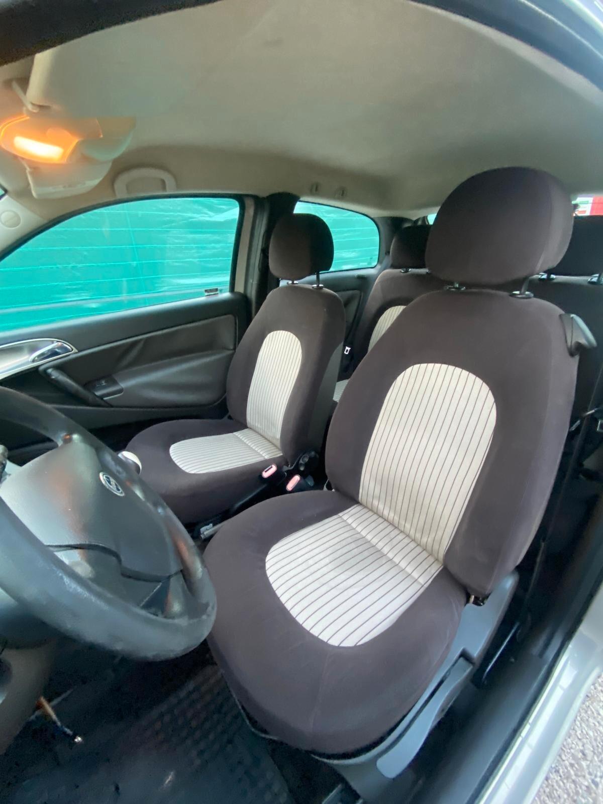 Lancia Ypsilon 1.3 MJT 90 CV Platino