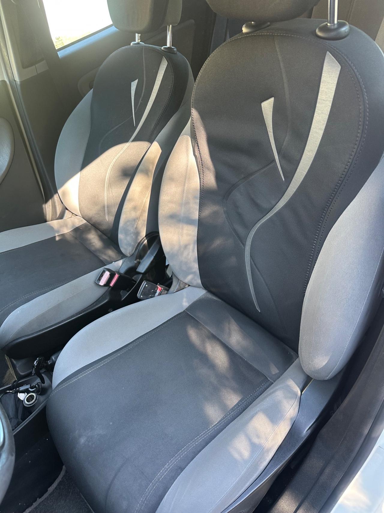 Lancia Ypsilon 1.2 69 CV 5 porte GPL Ecochic Silver