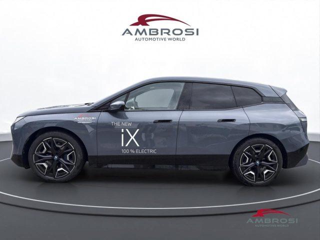 BMW iX xDrive40 Pacchetto Sportivo