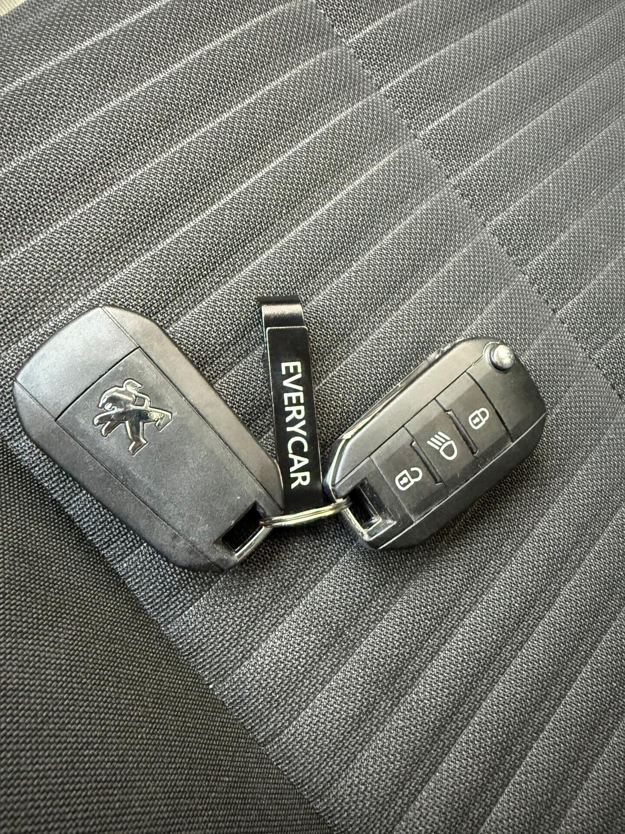 Peugeot 208 1.2benzina - 2020