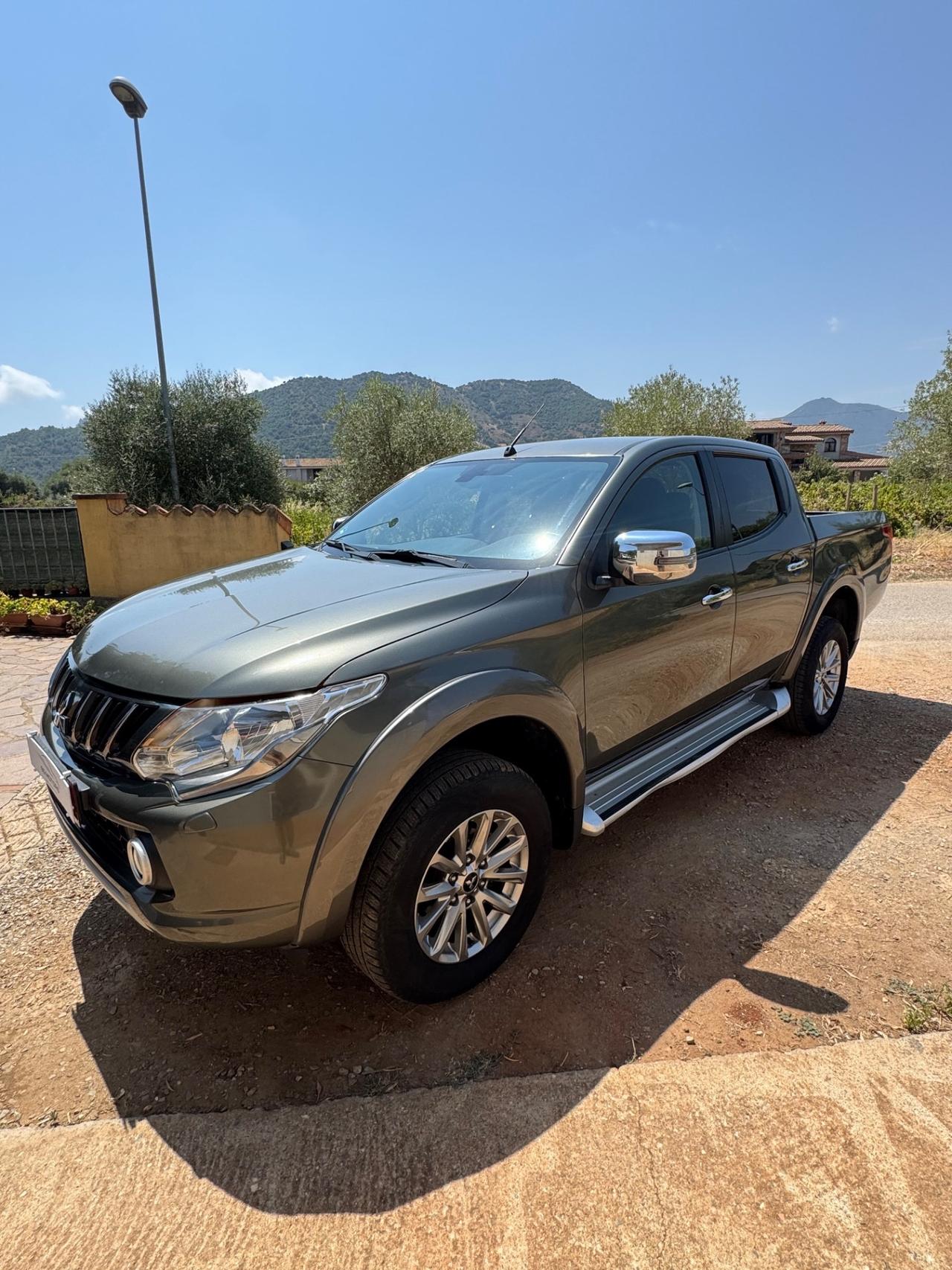 Mitsubishi L200 2.3 DID 4x4 180cv Gancio Traino