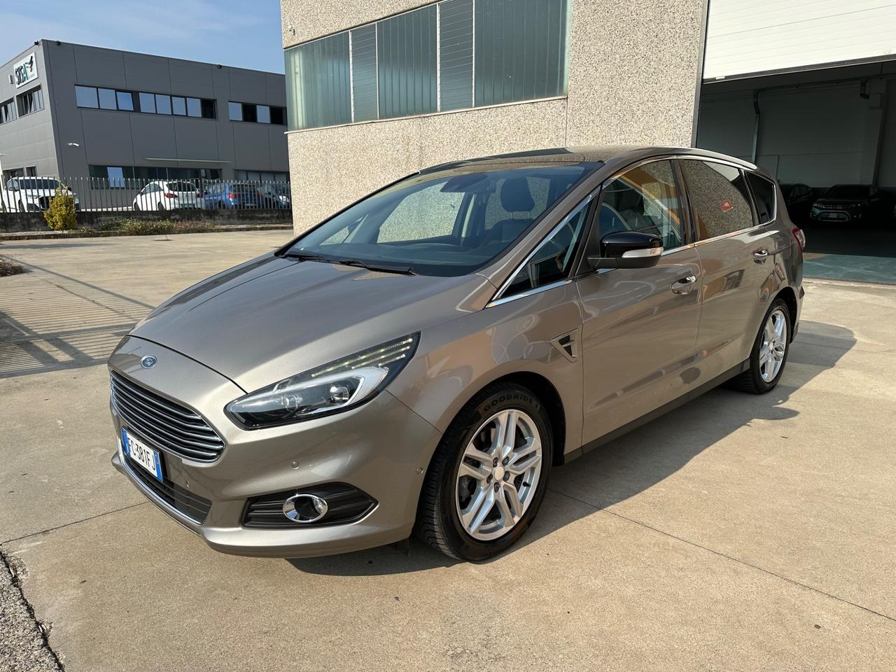 Ford S-Max 2.0 TDCi 180CV Start&Stop Powershift Titanium