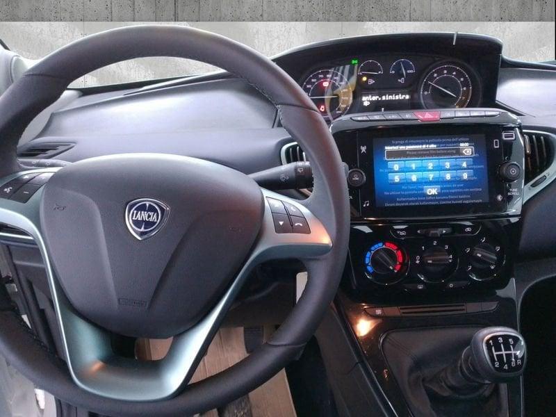 Lancia Ypsilon 1.0 firefly hybrid Gold s&s 70cv
