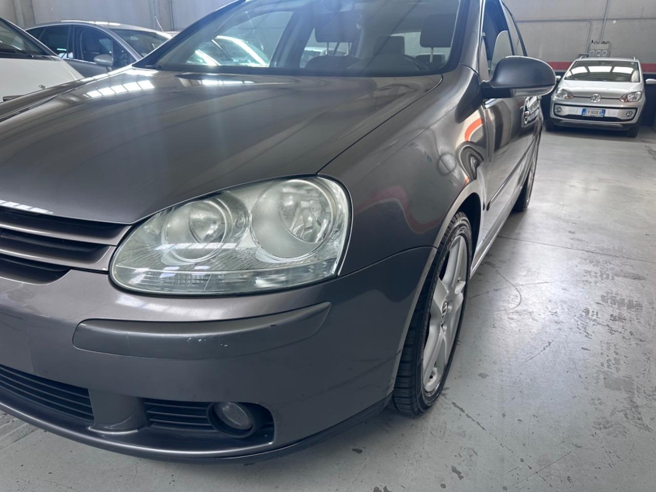 Volkswagen Golf 1.6 16V FSI 5p. Sportline