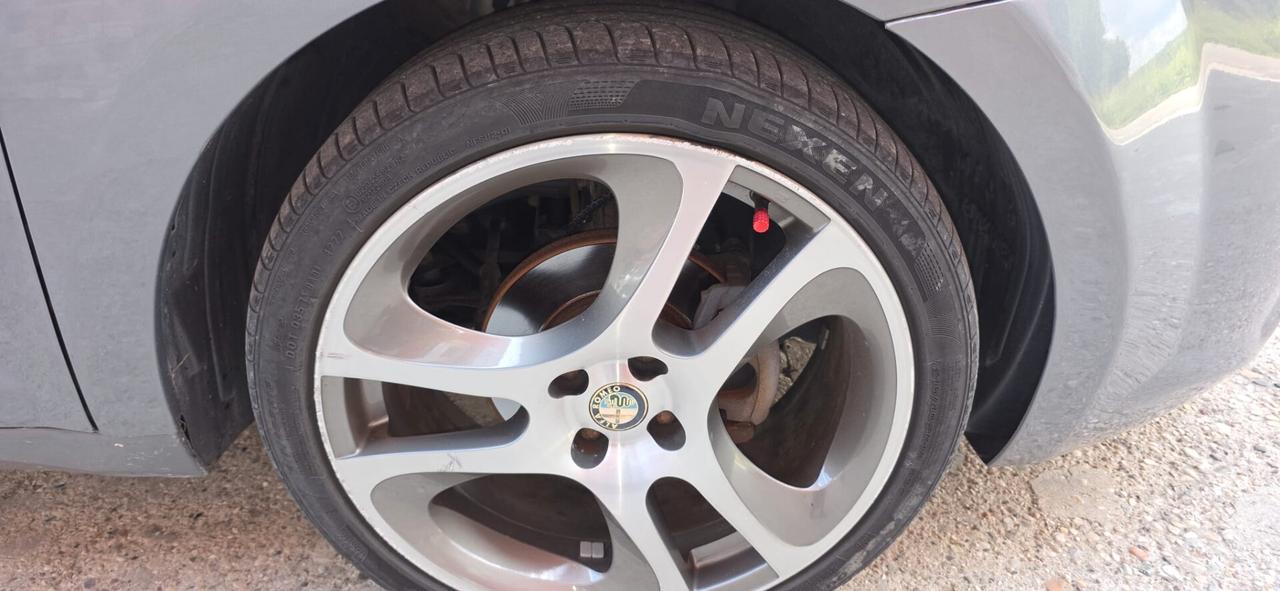 Alfa Romeo MiTo 1.4 78 CV Distinctive Sport Pack neop gpl
