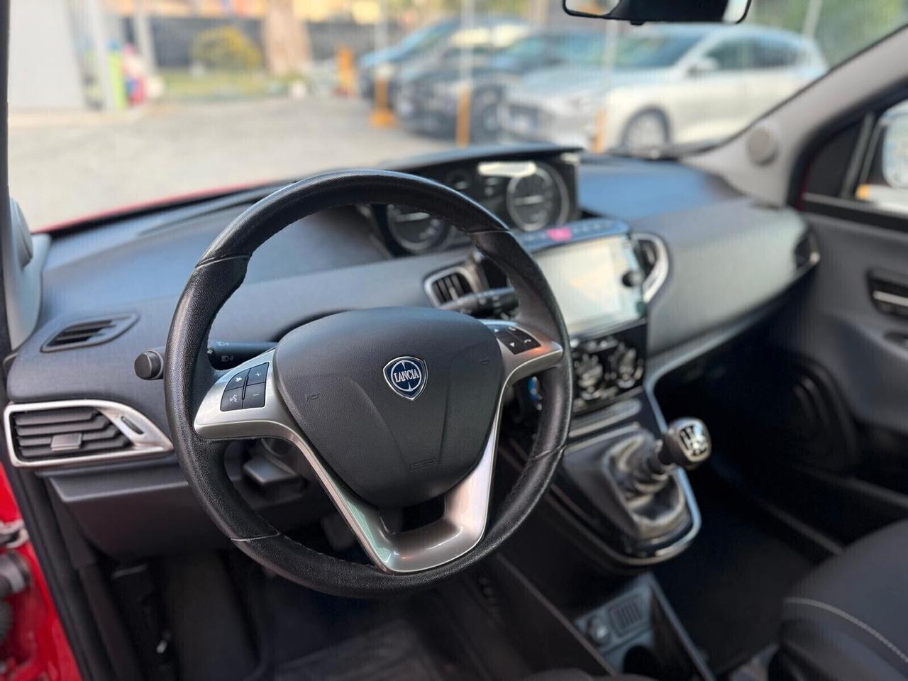 Lancia Ypsilon 1.0 FireFly 5 porte S&S Hybrid Ecochic Gold