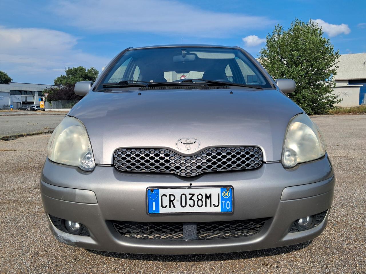 TOYOTA YARIS BENZINA