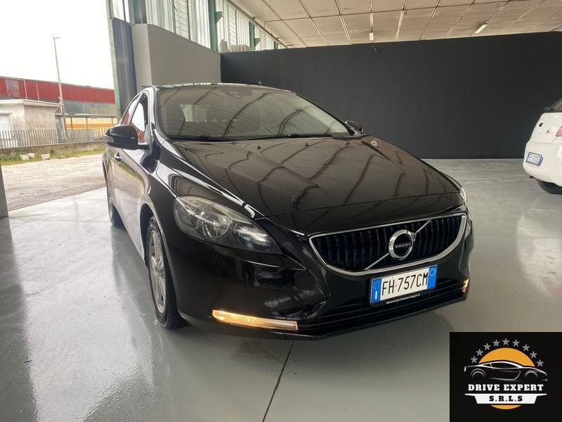 Volvo V40 D2 Geartronic R-Design Momentum