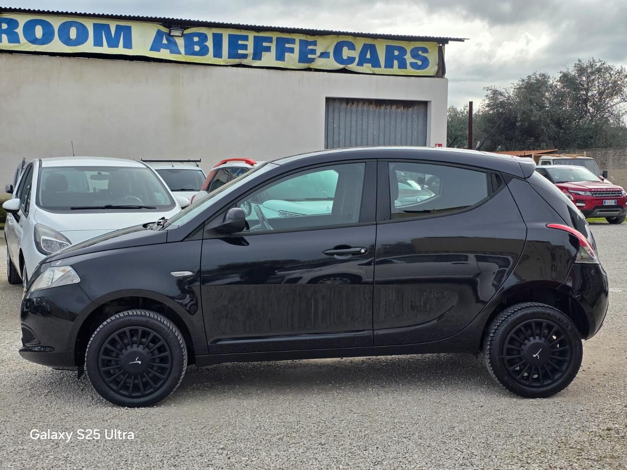 Lancia Ypsilon 0.9 TwinAir 85 CV 5 porte Metano Ecochic Elefantino